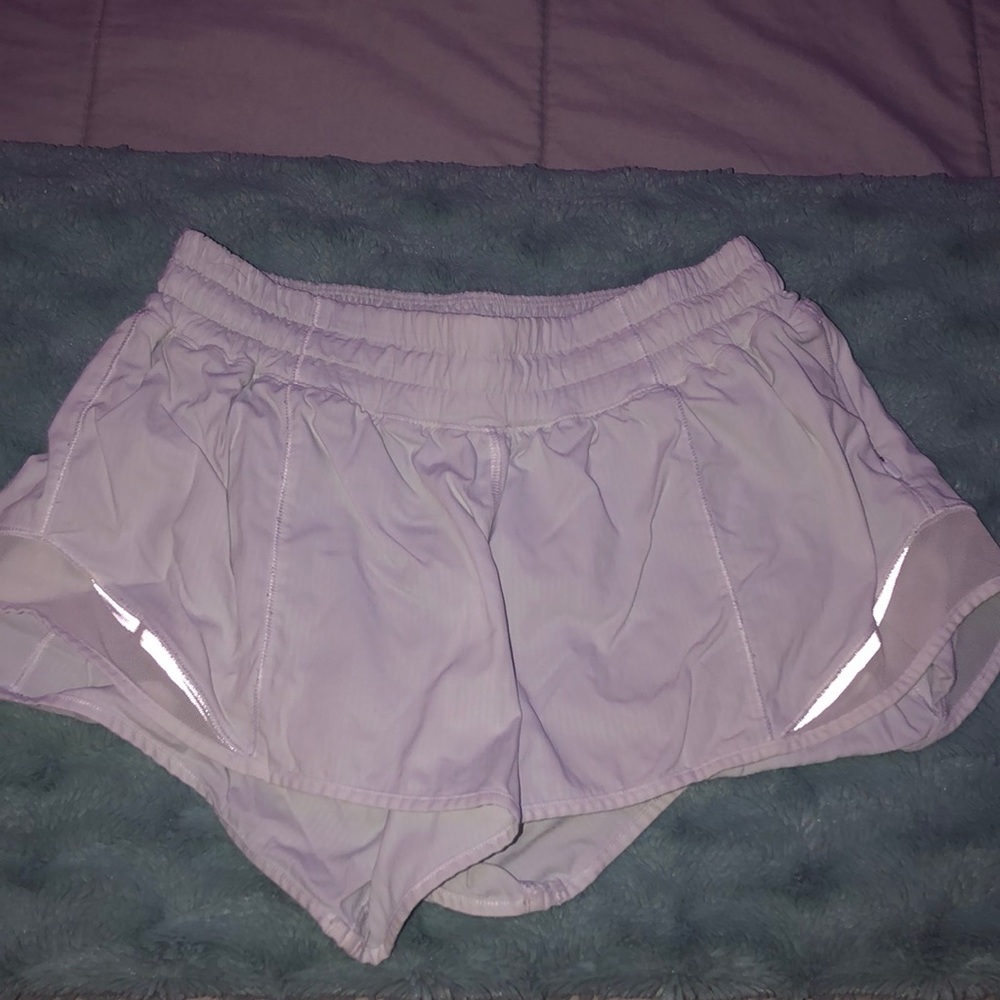 white lululemon size 6 2.5 inseam shorts